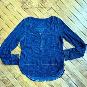 Free people long sleeves tee button enclosure